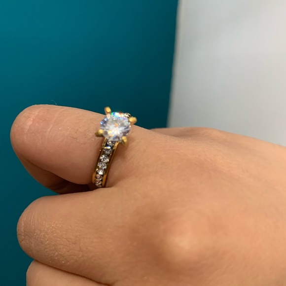 🥰 Wedding Ring 🥰 - Picture 3 of 11